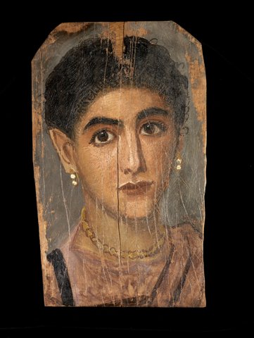 retrato de mujer probablemente tebas egipto c 160 180 dc madera de tilo pintada a la encaustica musee du louvre c musee